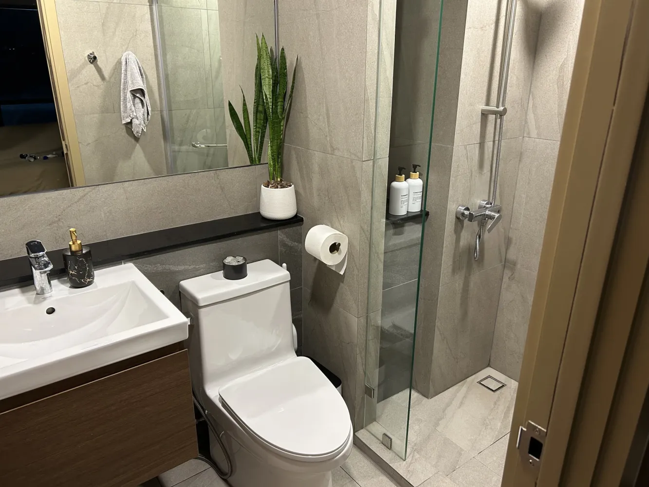 Property image - full photo 16