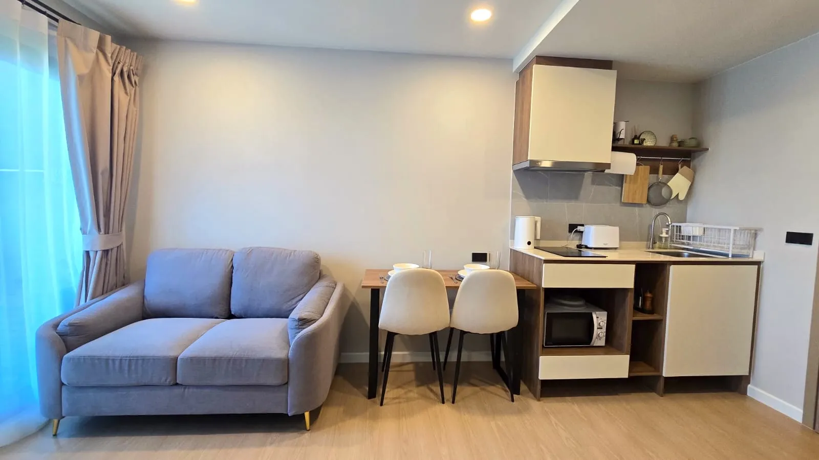 Property image - full photo 2
