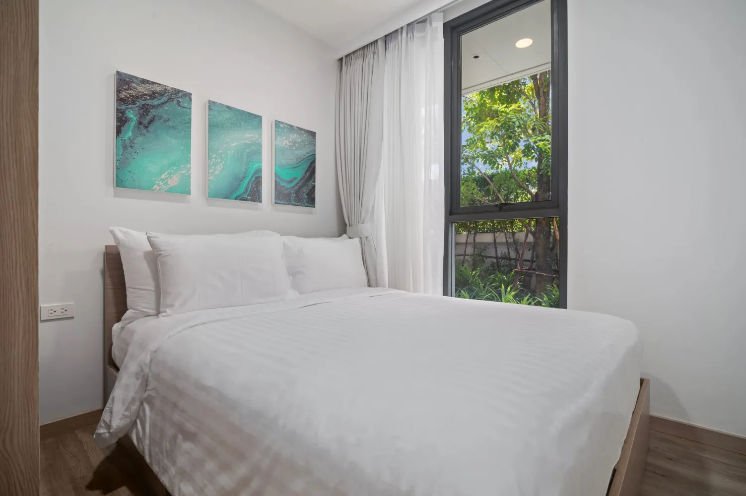 Property image - full photo 2