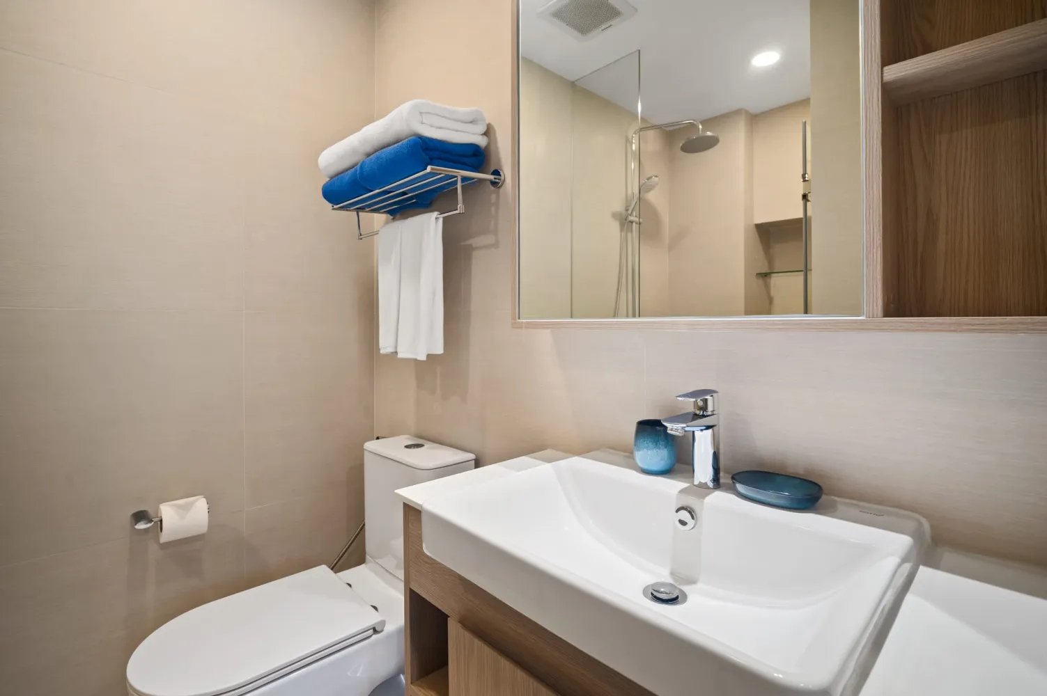 Property image - full photo 11