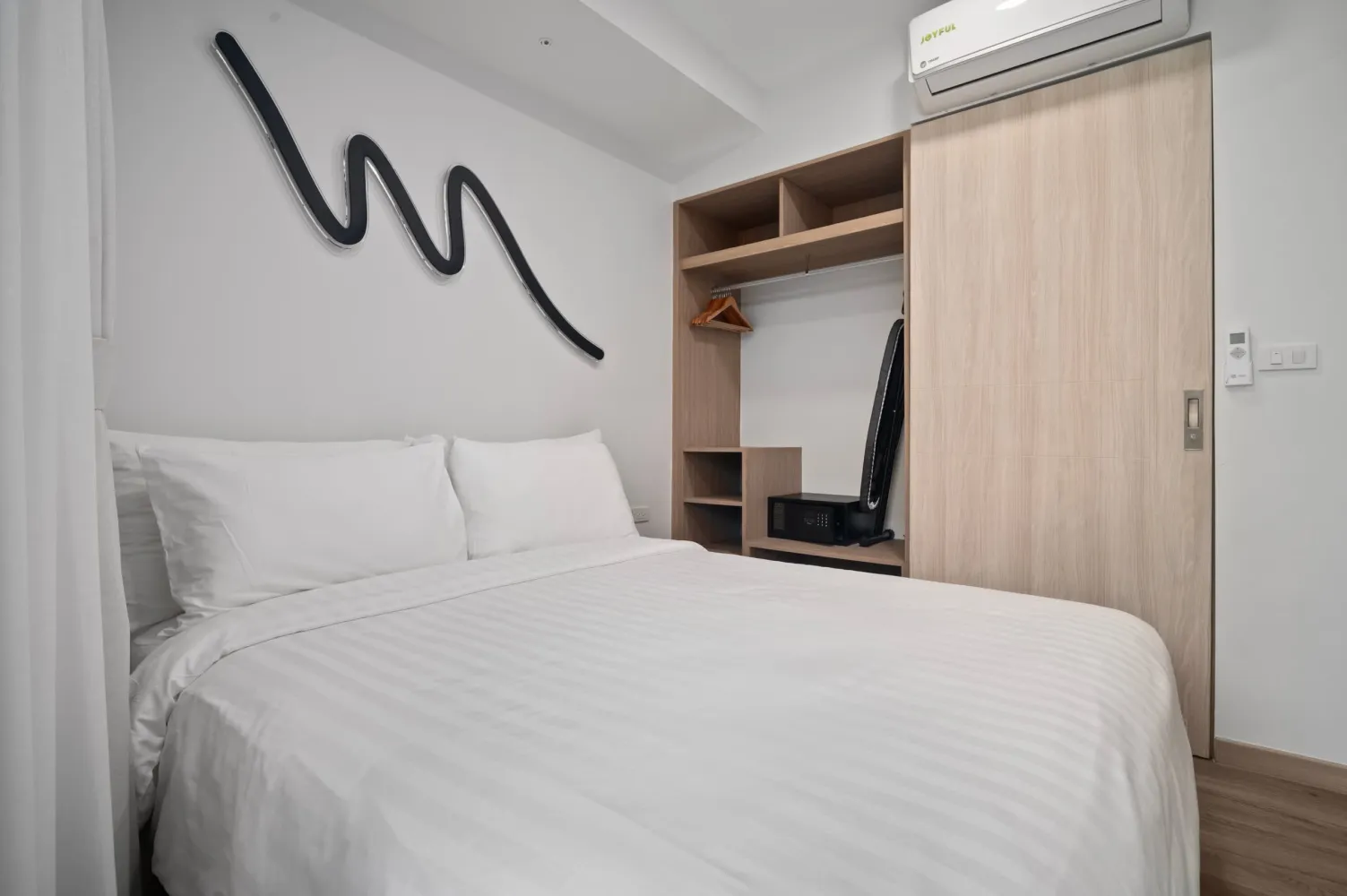 Property image - full photo 8