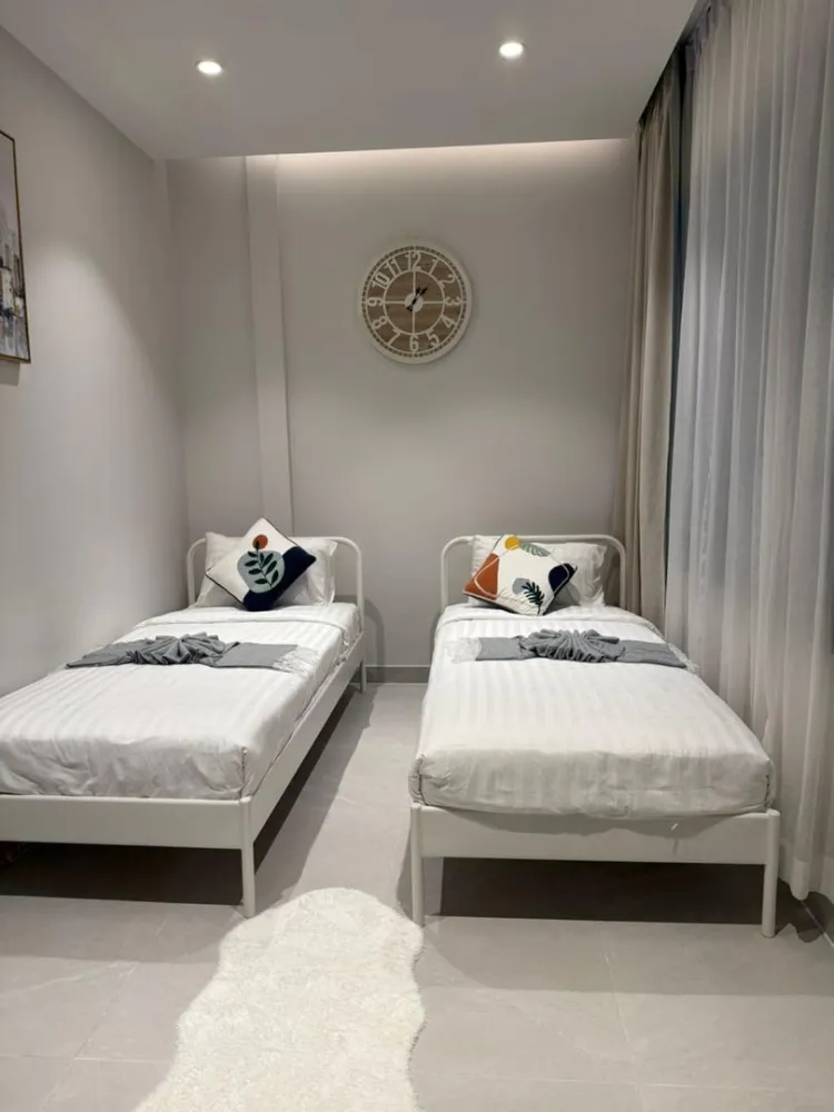 Property image - full photo 11