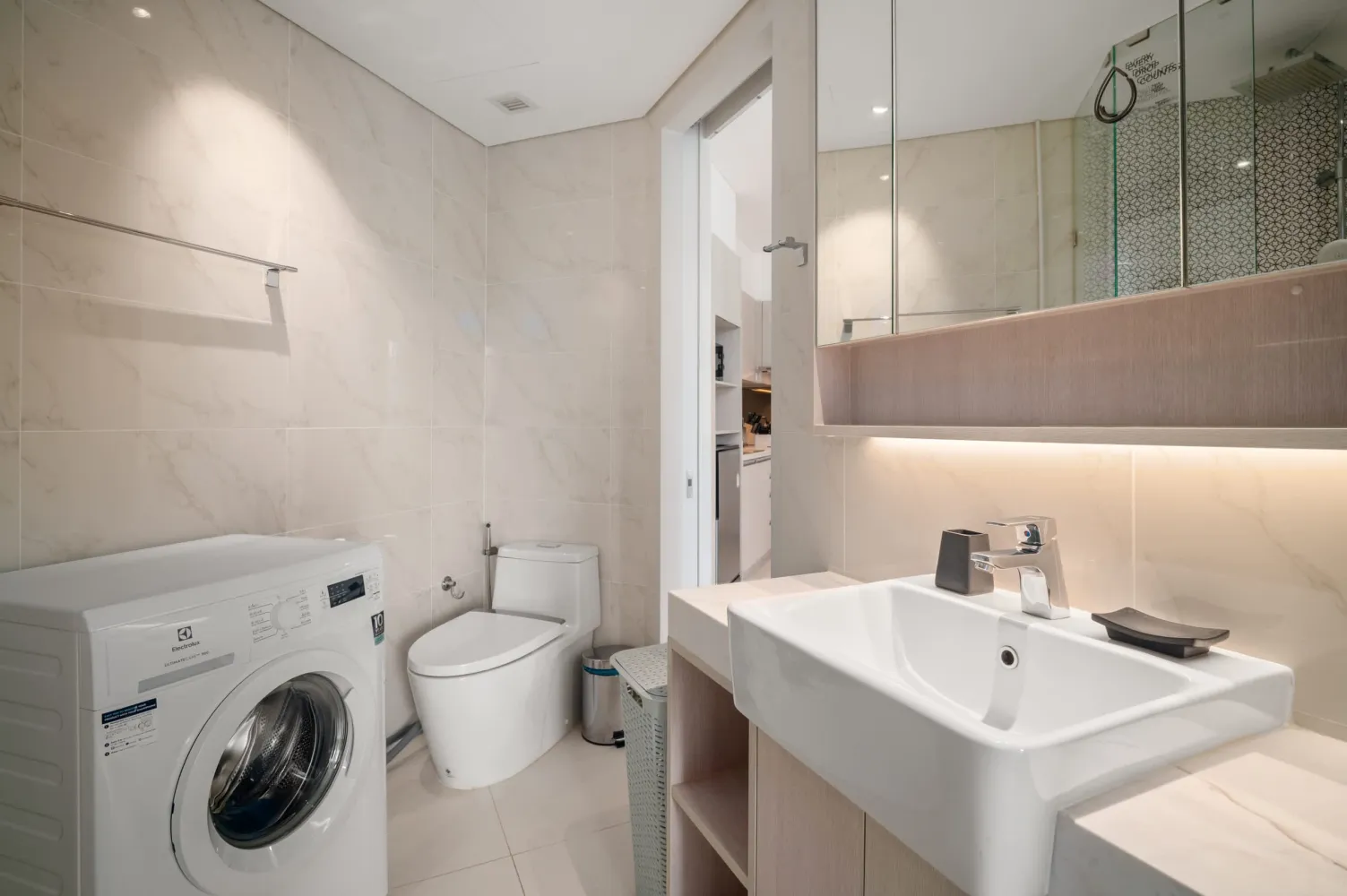 Property image - full photo 9