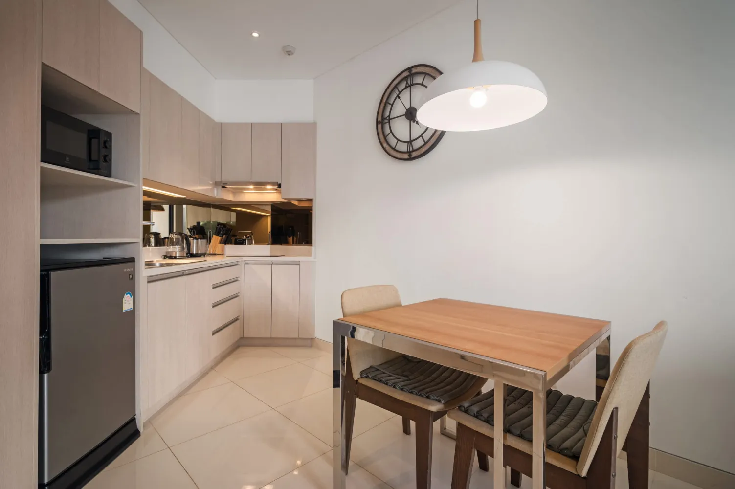 Property image - full photo 4