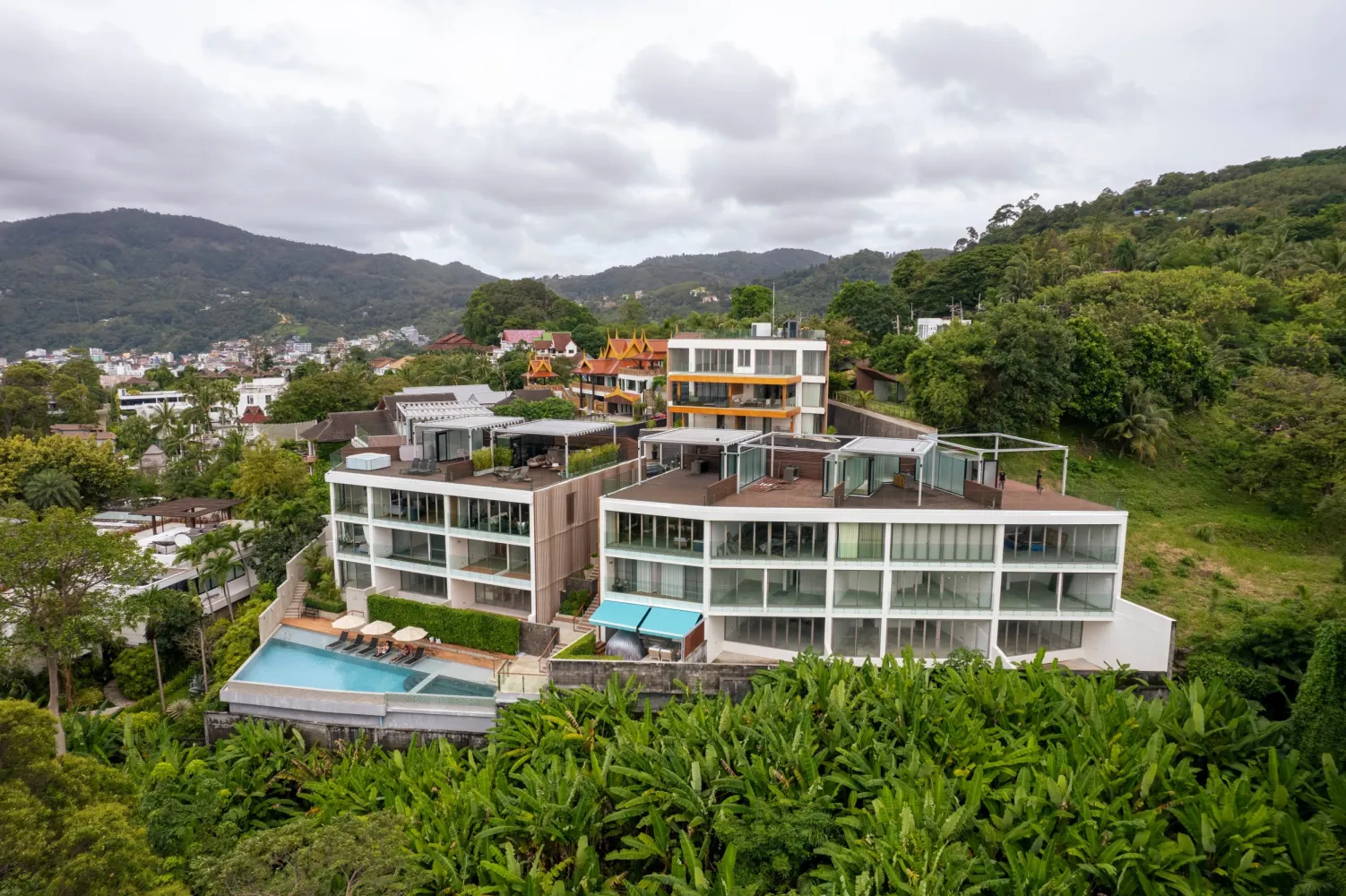 Property image - full photo 3