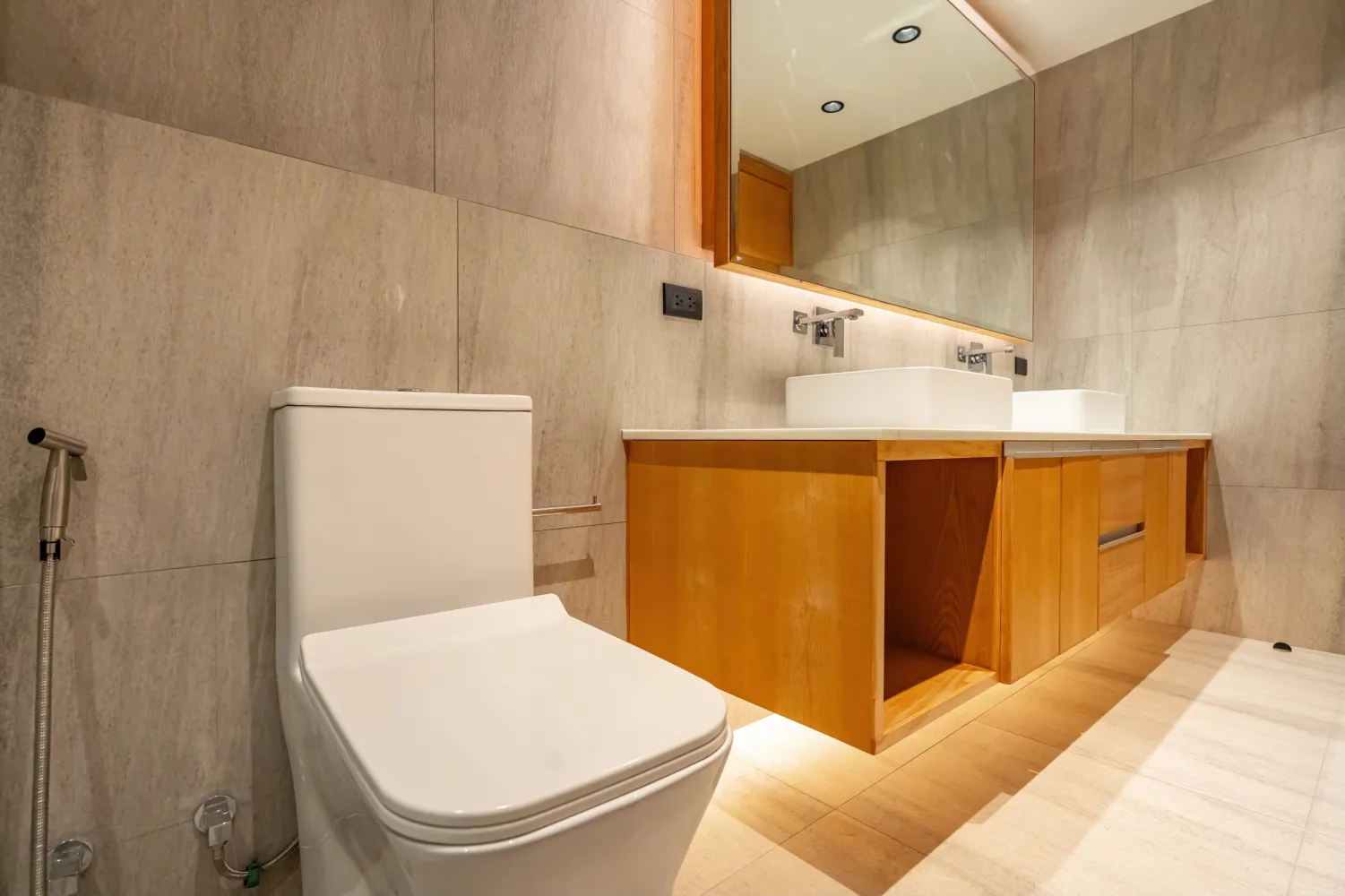 Property image - full photo 11
