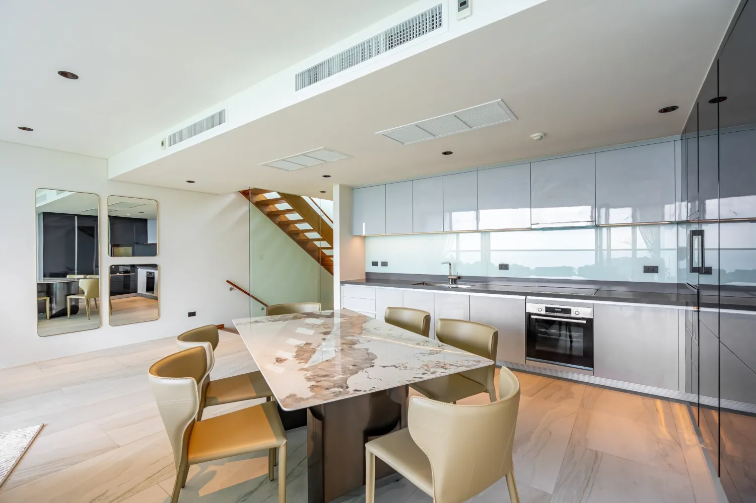 Property image - full photo 8