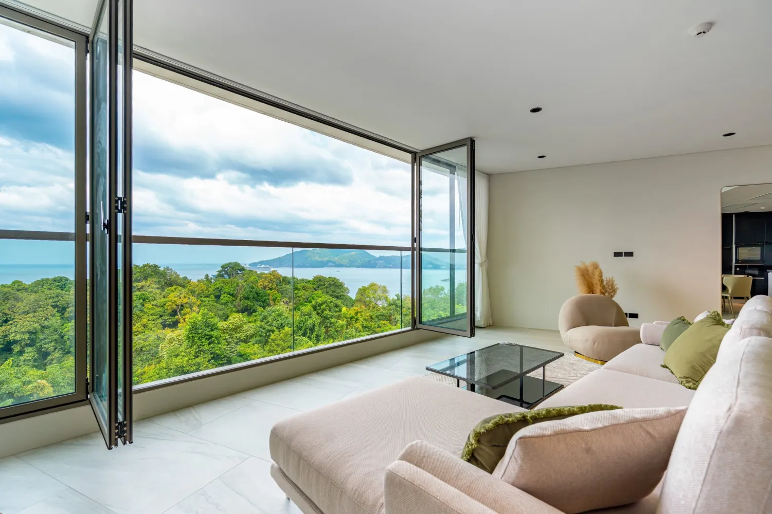 Property image - full photo 2