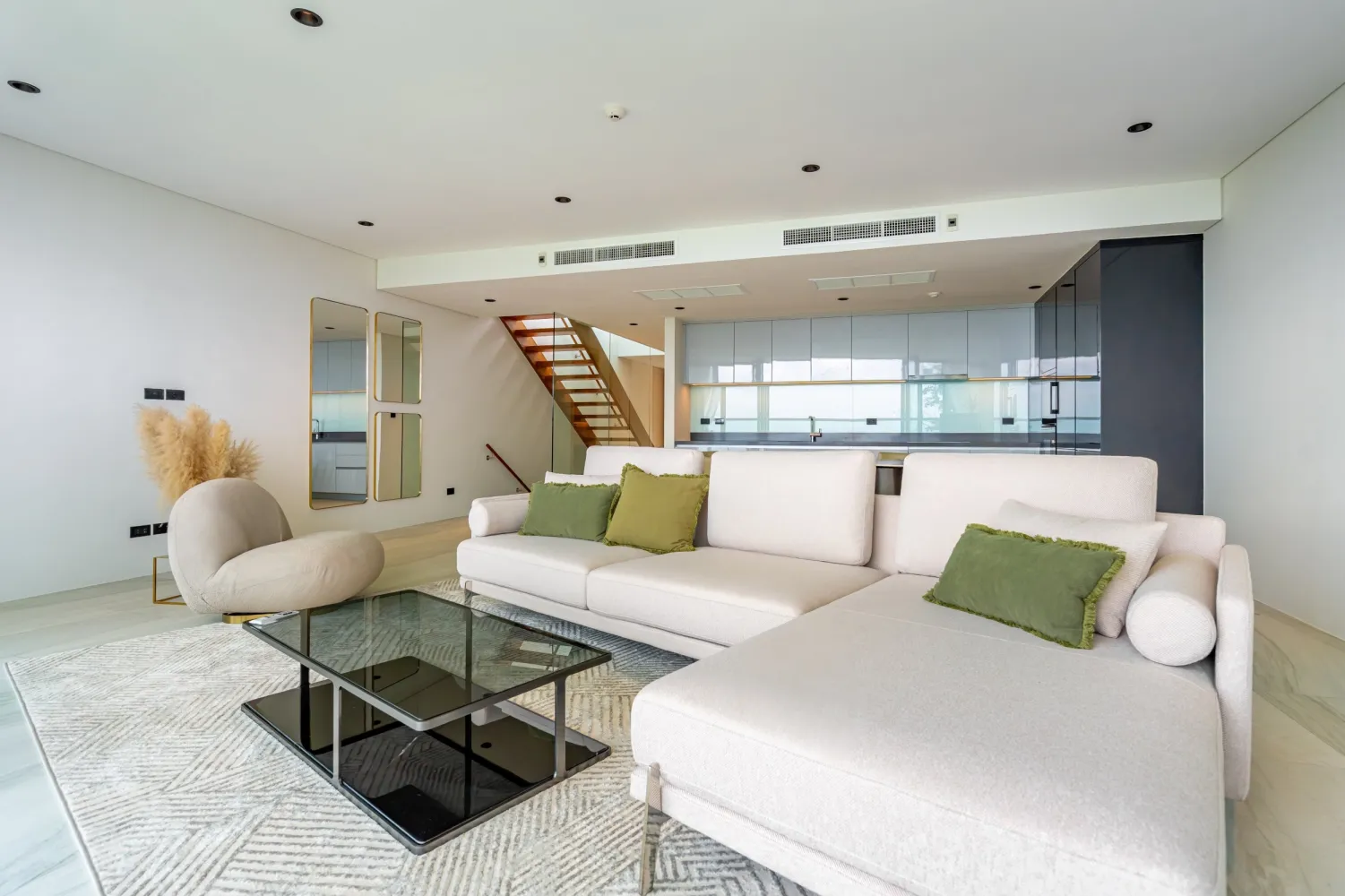 Property image - full photo 3