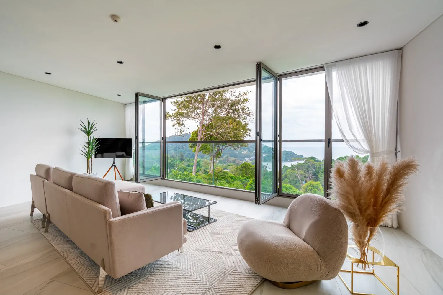 Property image - full photo 1