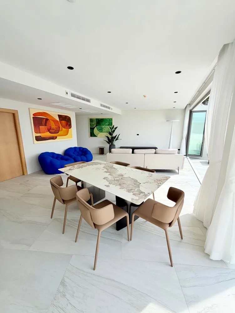 Property image - full photo 2