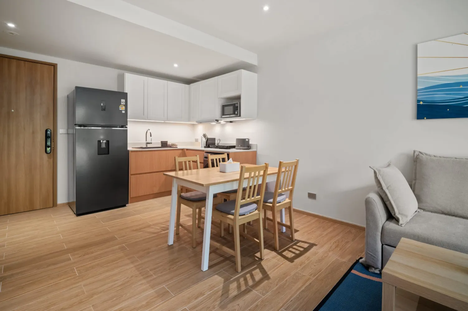 Property image - full photo 3