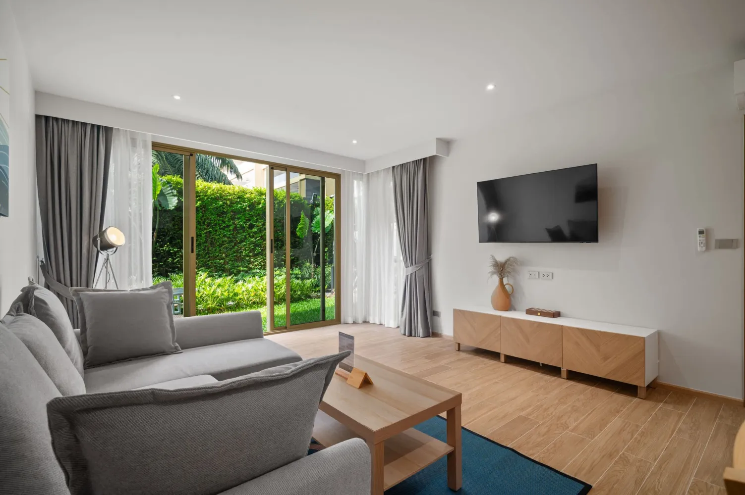 Property image - full photo 7