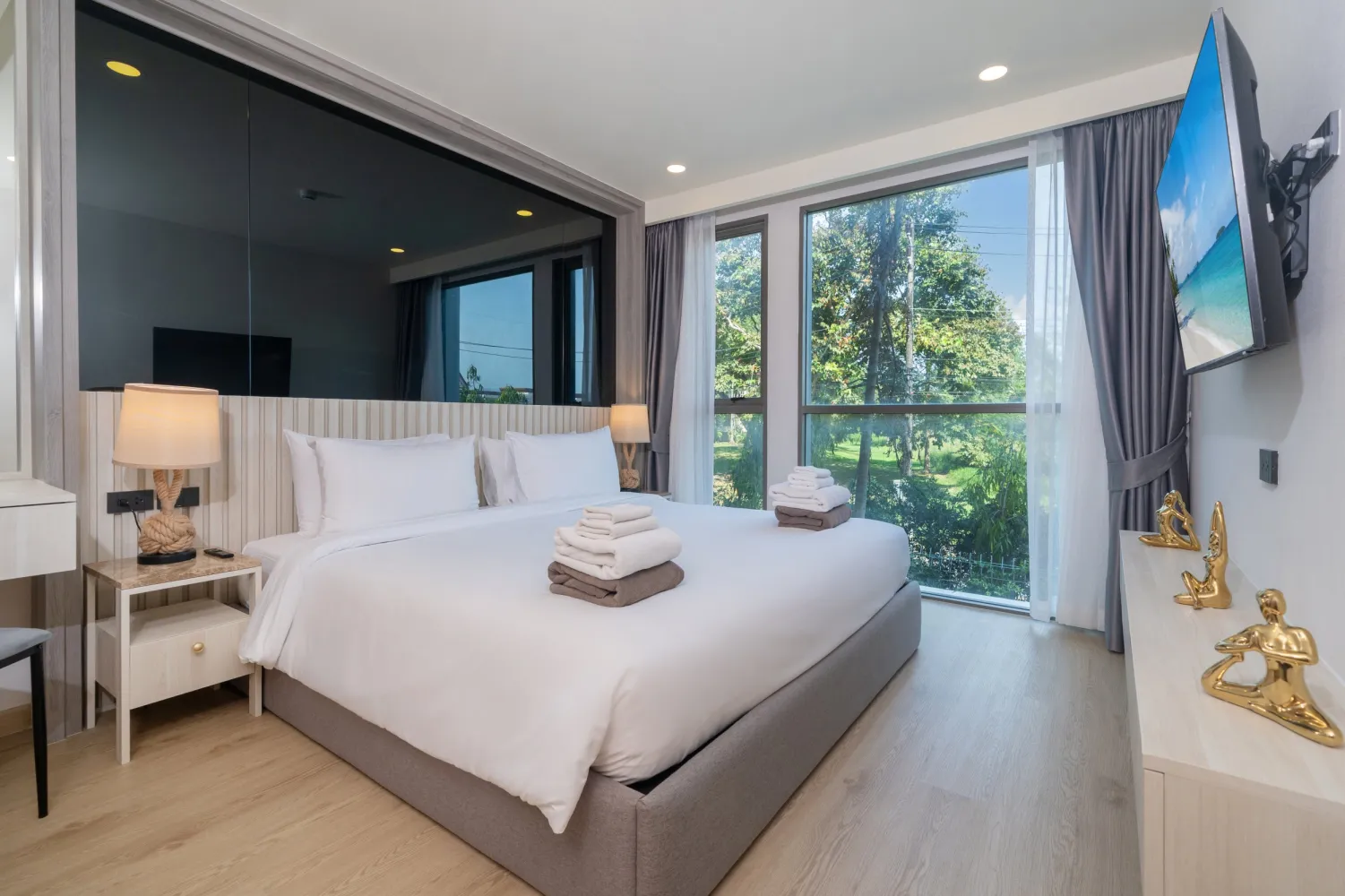 Property image - full photo 4