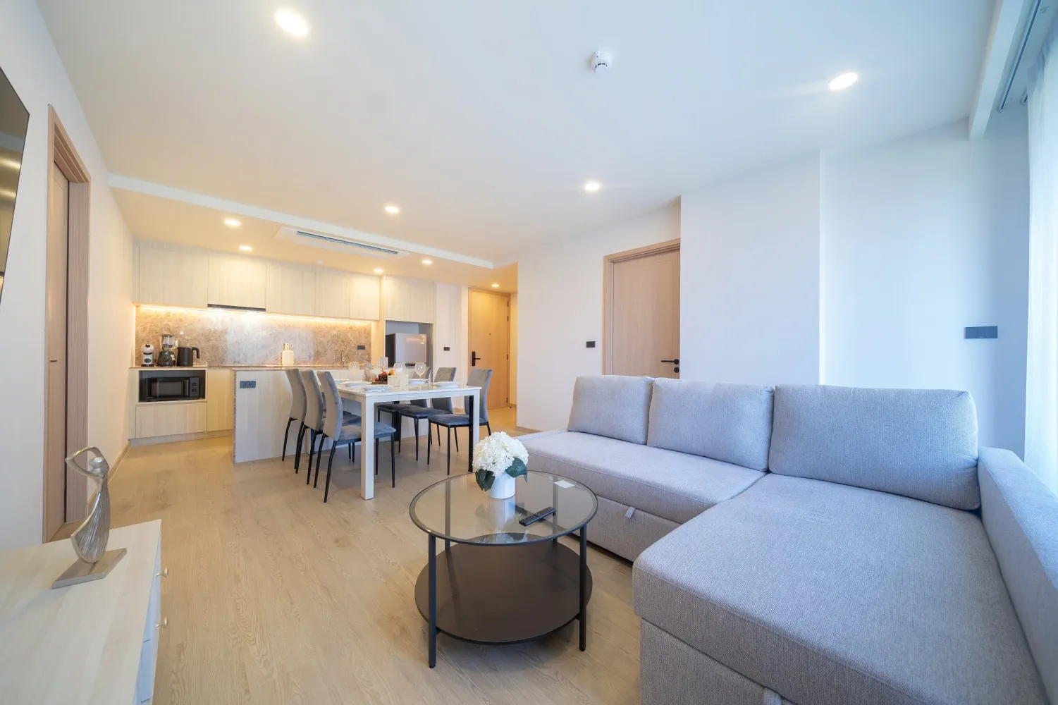 Property image - full photo 3