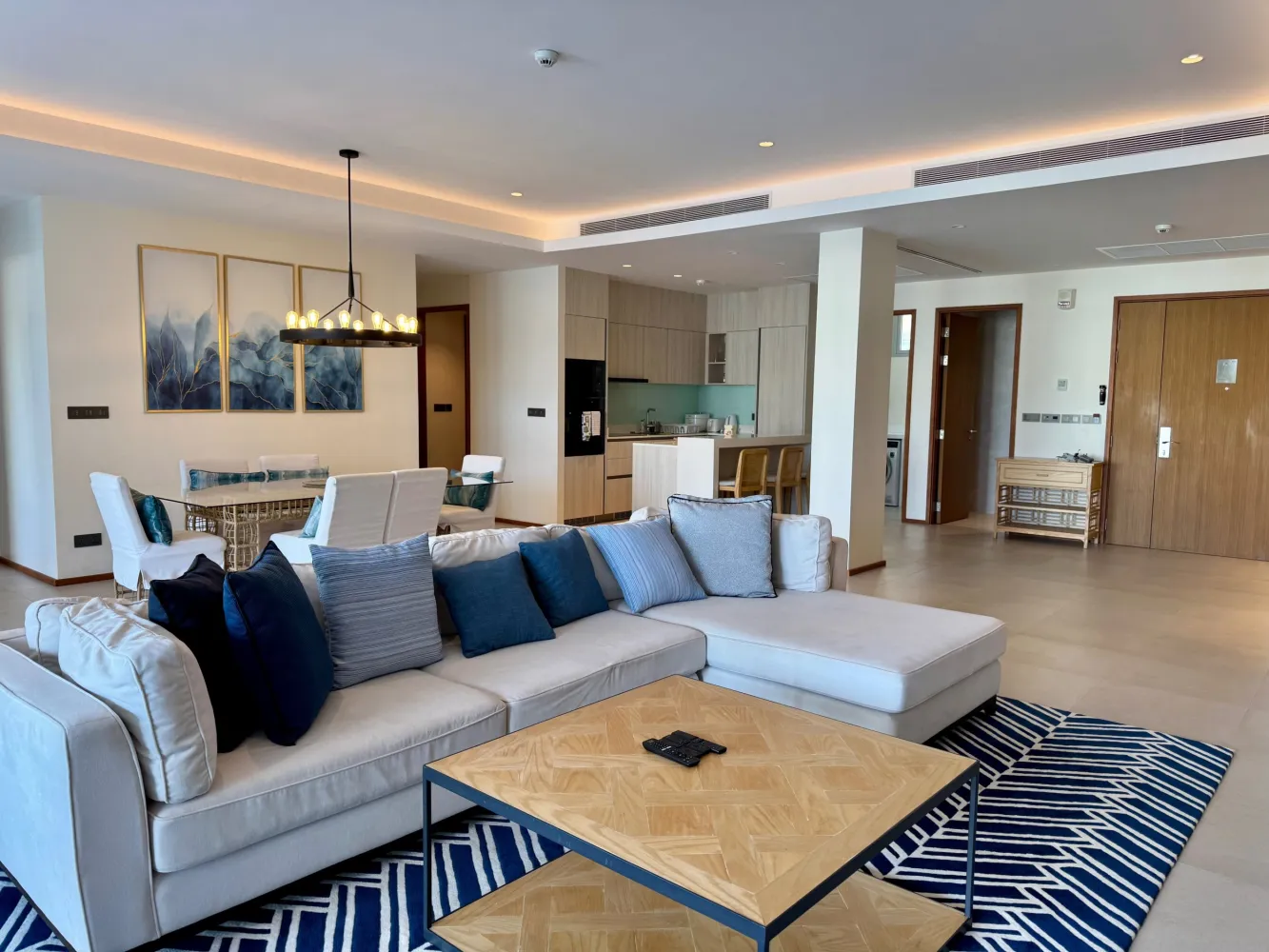 Property image - full photo 2