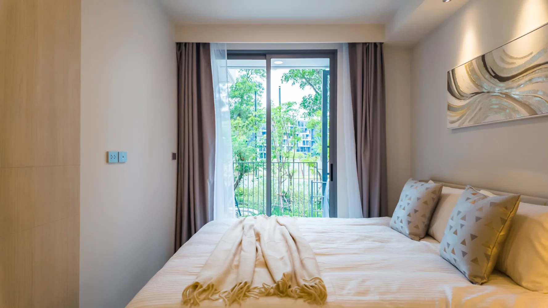 Property image - full photo 16