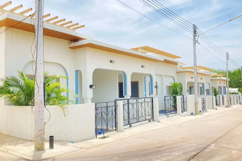 Property image - full photo 10