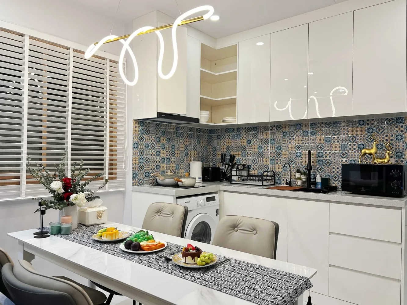 Property image - full photo 3