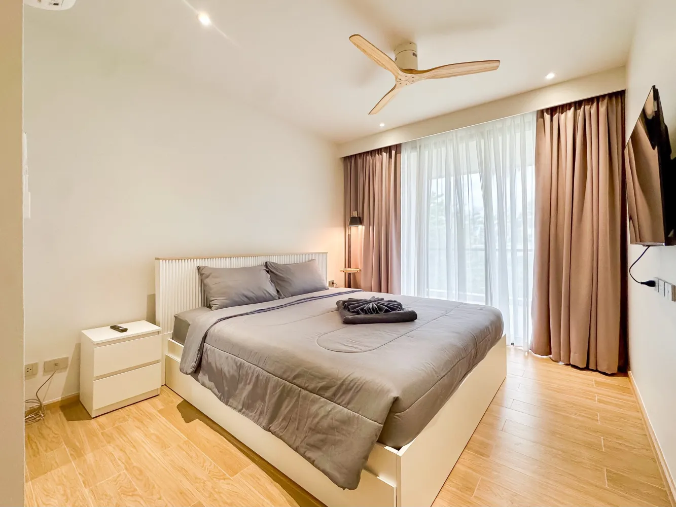 Property image - full photo 12