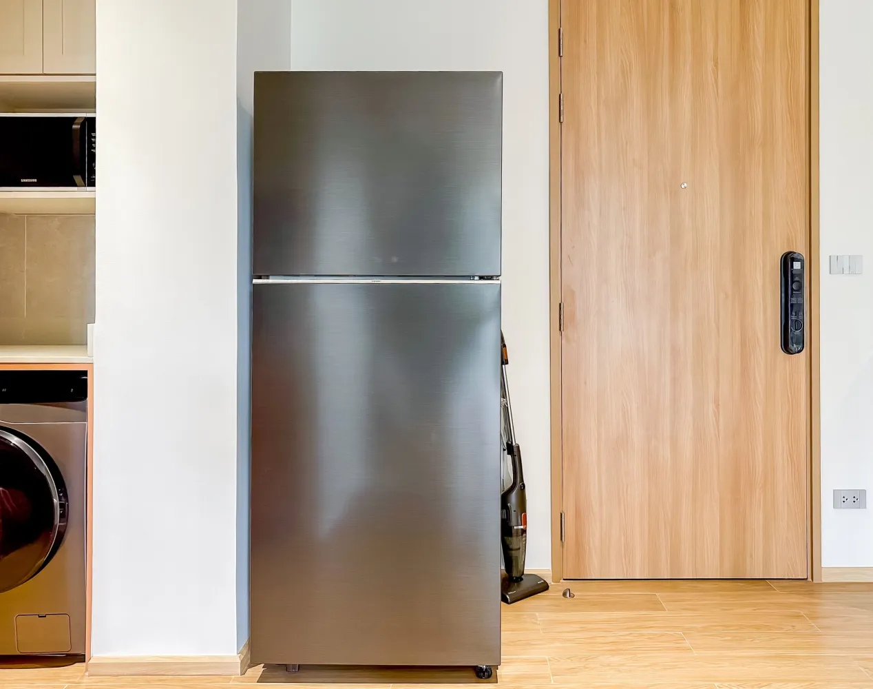 Property image - full photo 6