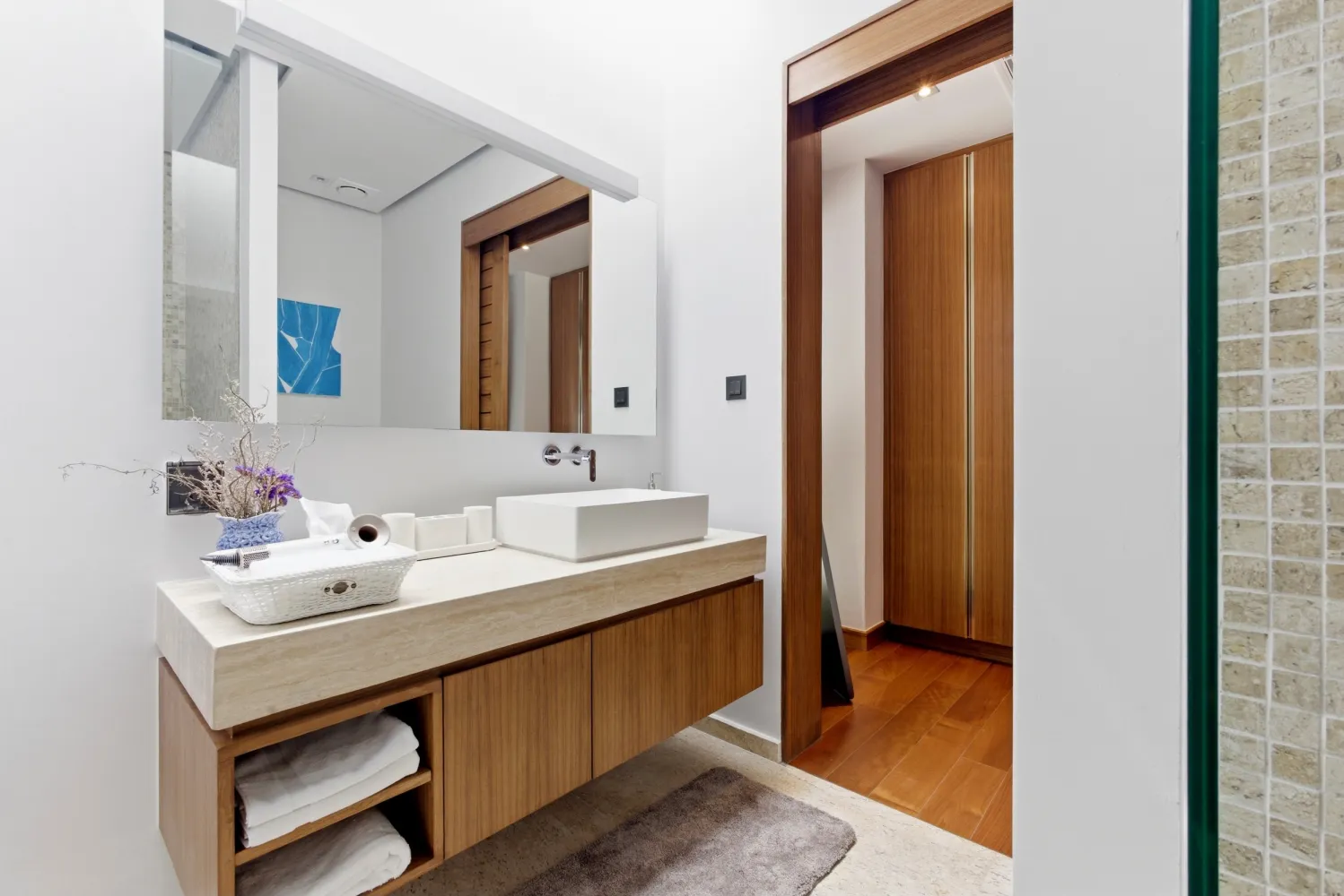 Property image - full photo 16