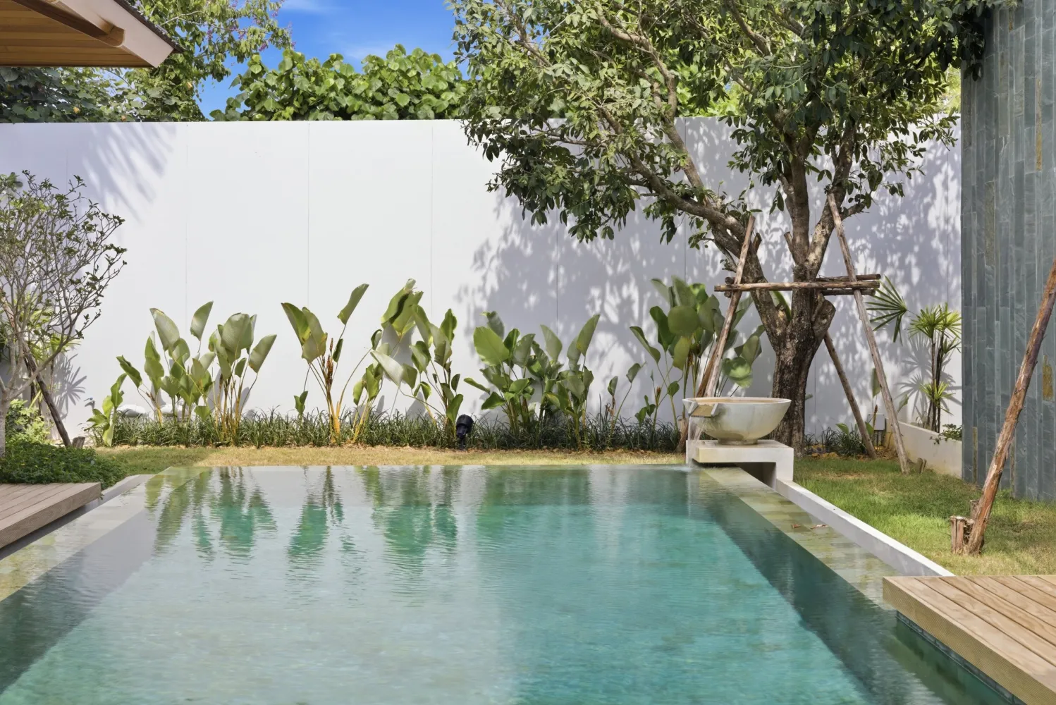 Property image - full photo 2