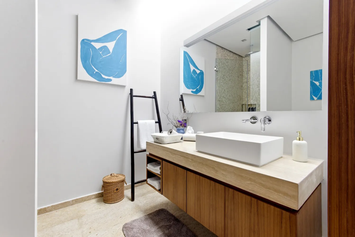 Property image - full photo 15