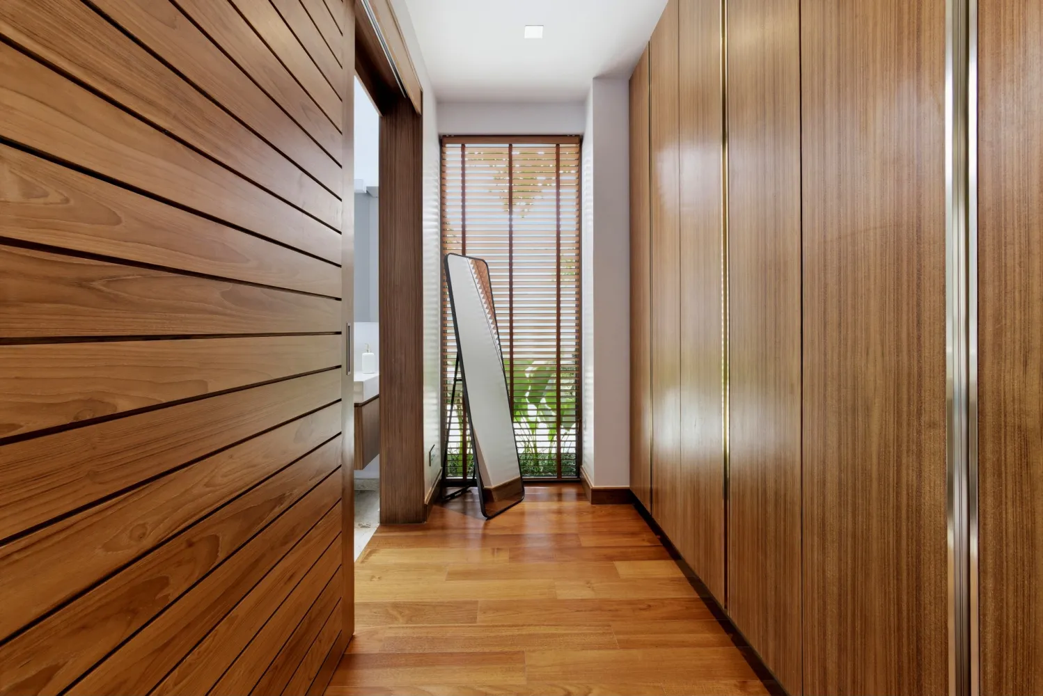 Property image - full photo 37