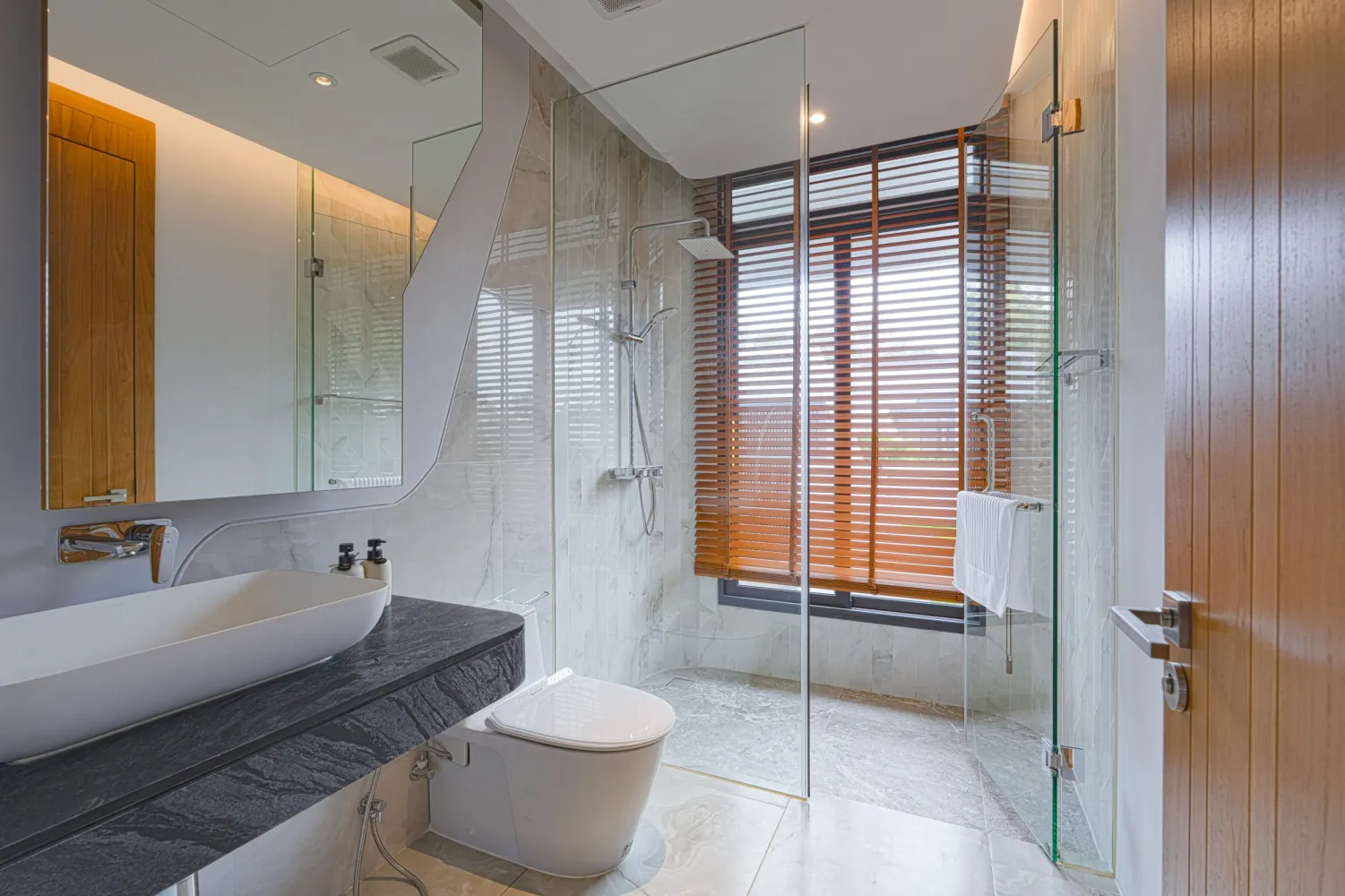 Property image - full photo 58