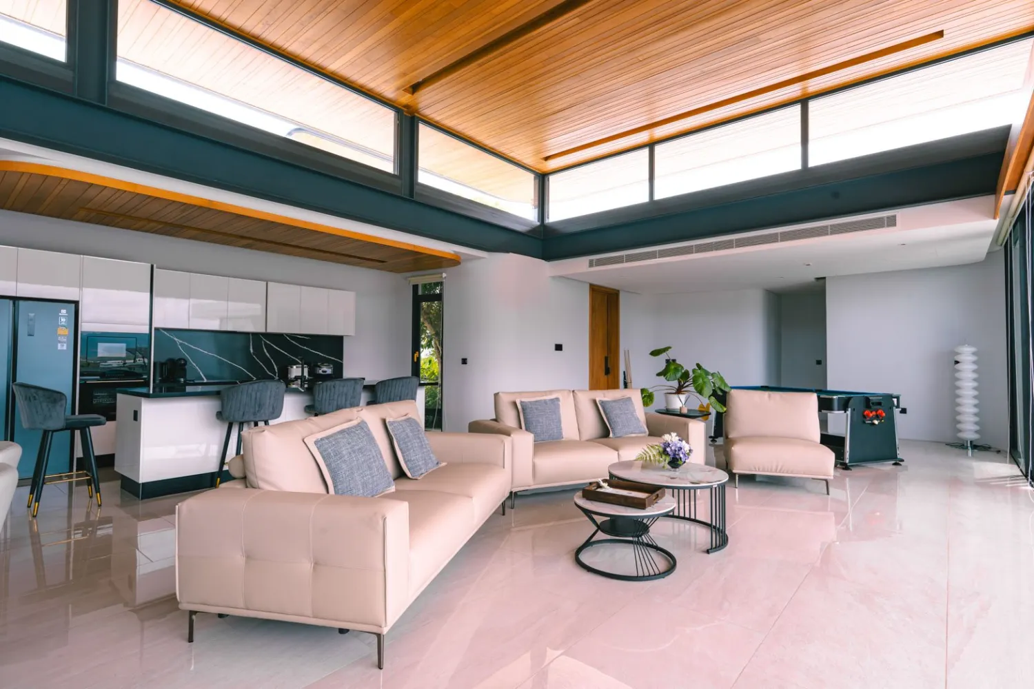 Property image - full photo 5