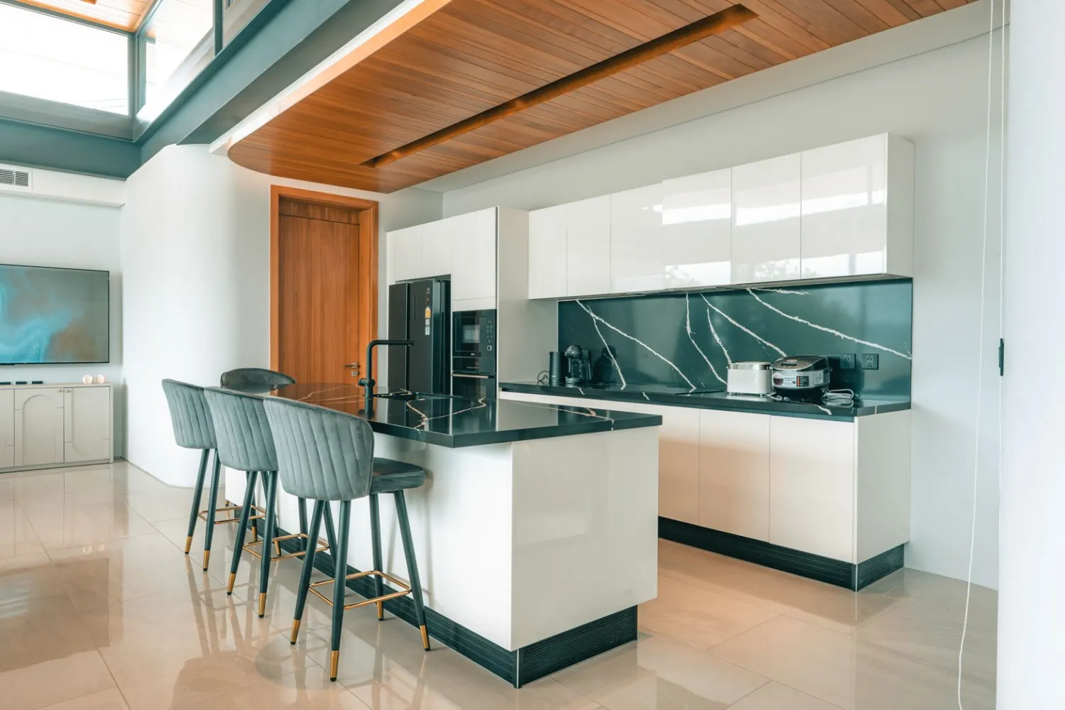 Property image - full photo 6