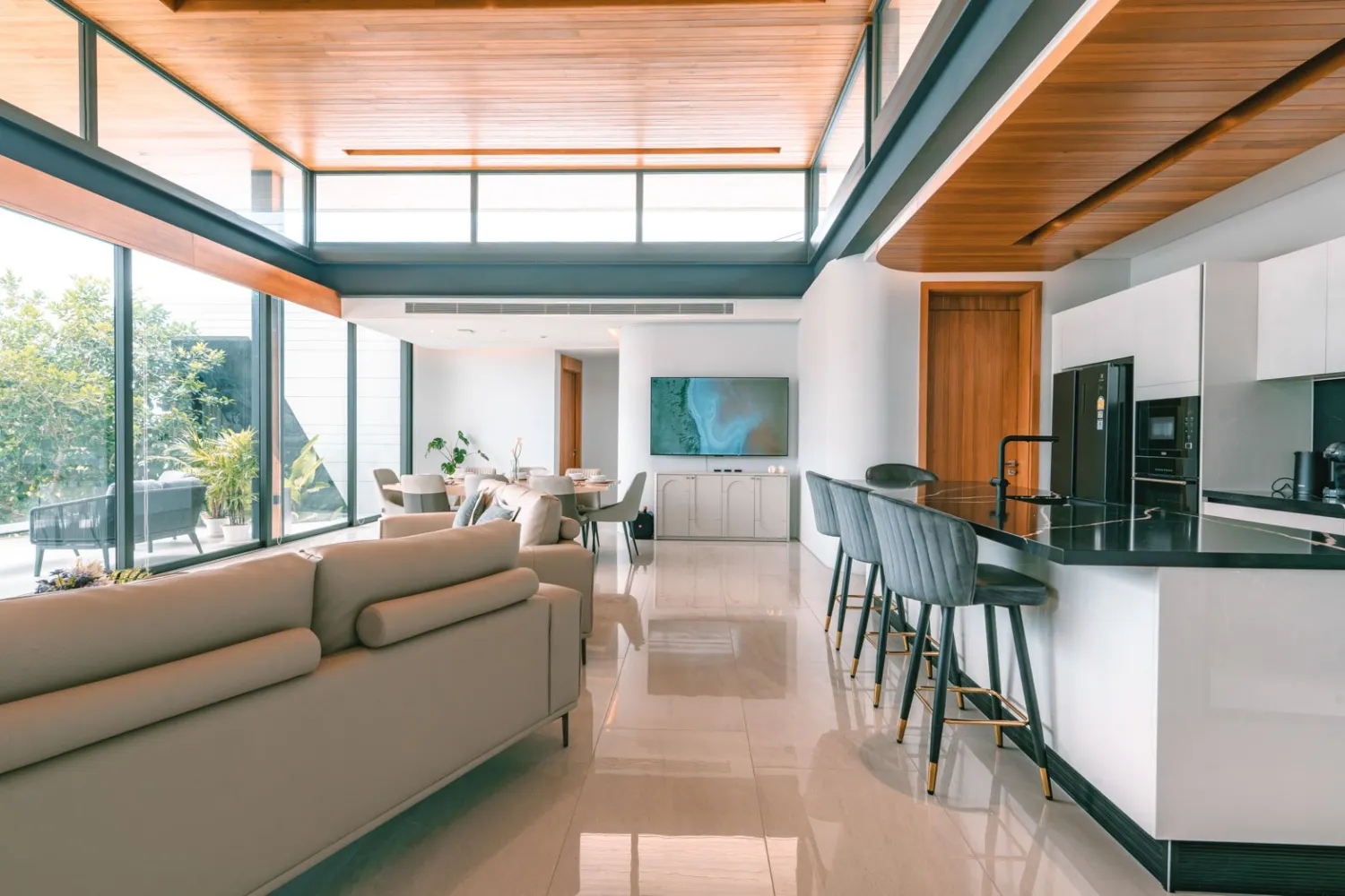 Property image - full photo 14