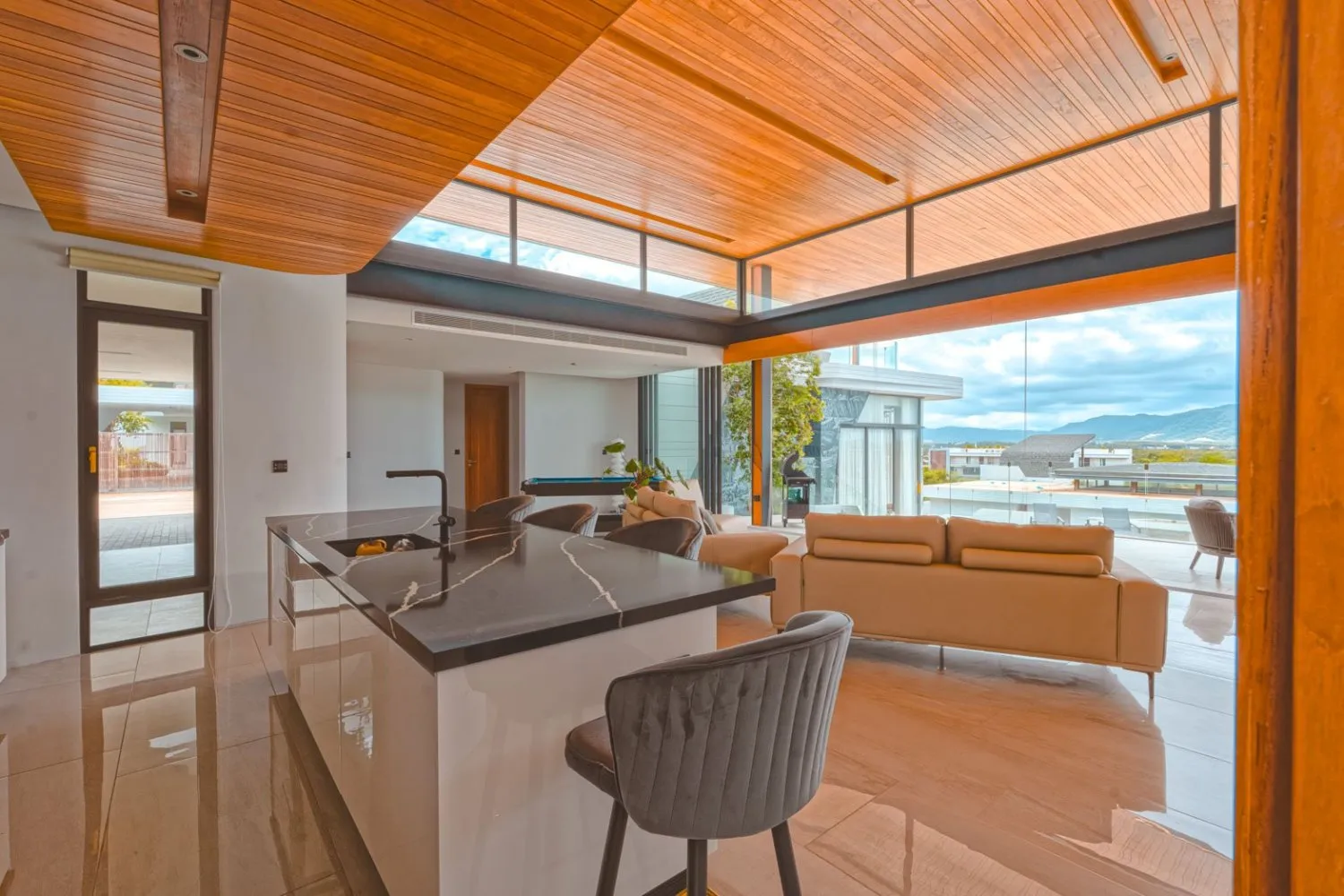 Property image - full photo 15