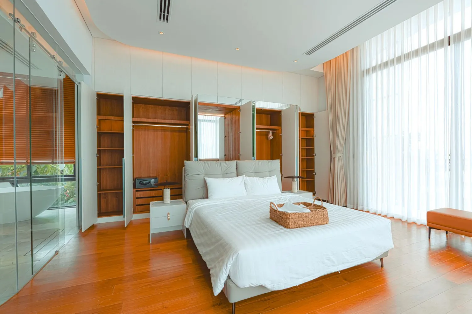 Property image - full photo 30
