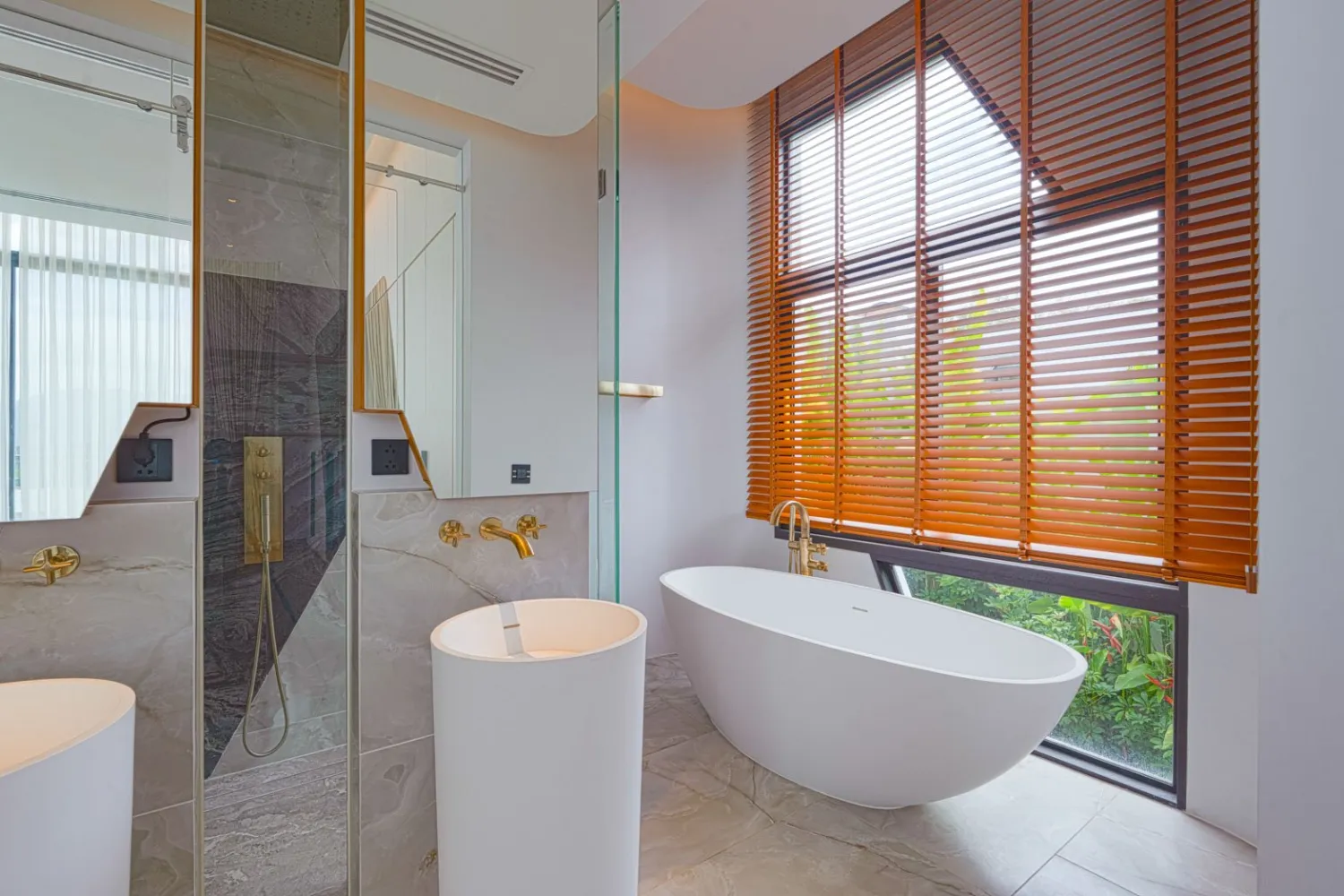 Property image - full photo 51