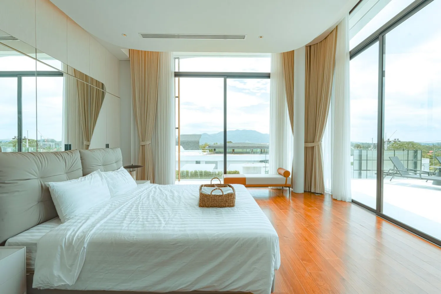 Property image - full photo 41