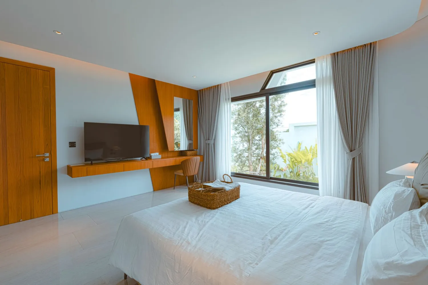 Property image - full photo 31