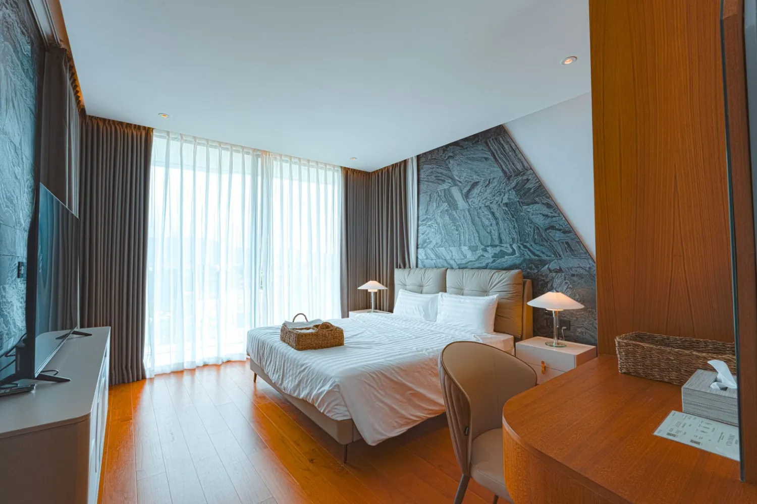 Property image - full photo 33
