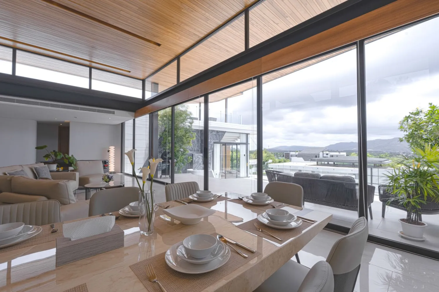 Property image - full photo 3