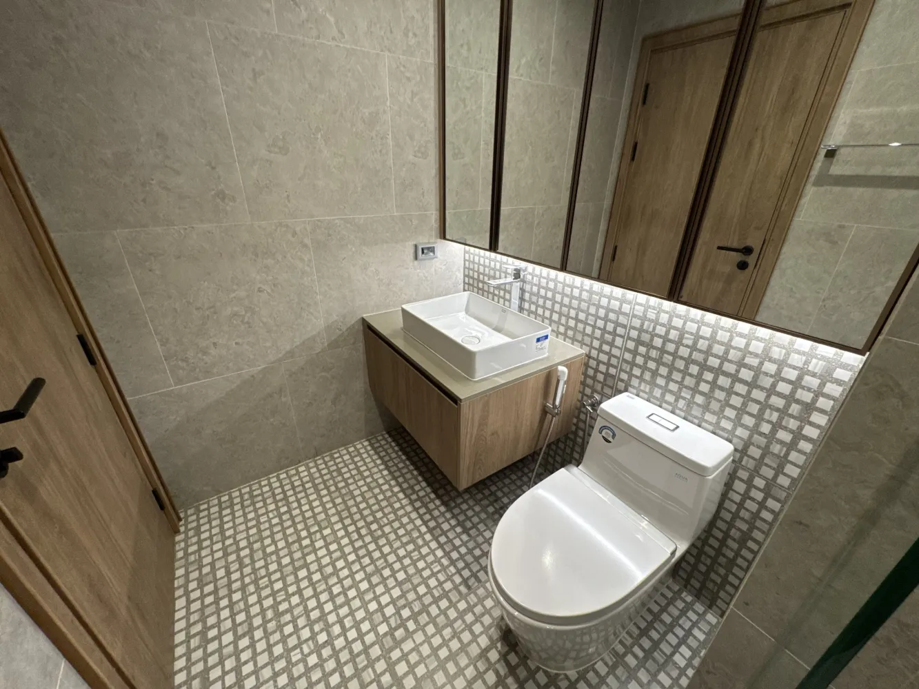 Property image - full photo 18