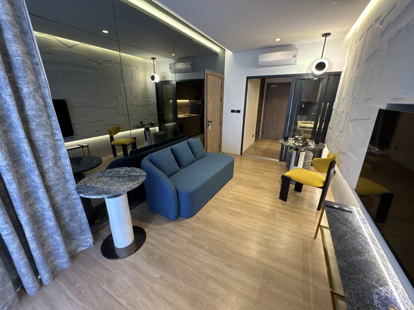 Property image - full photo 2