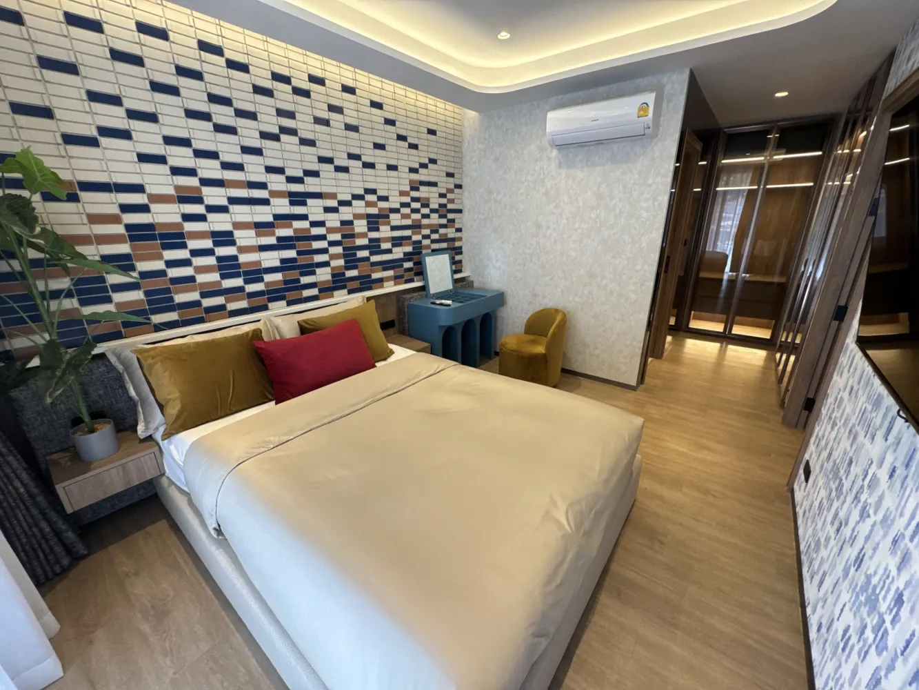 Property image - full photo 14