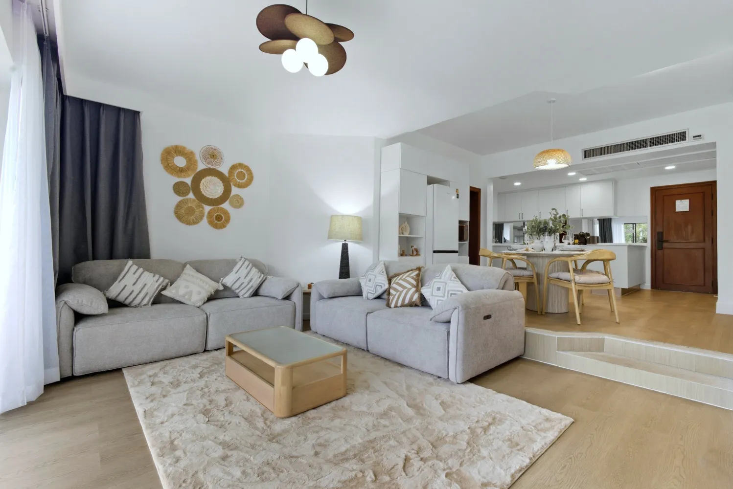 Property image - full photo 2