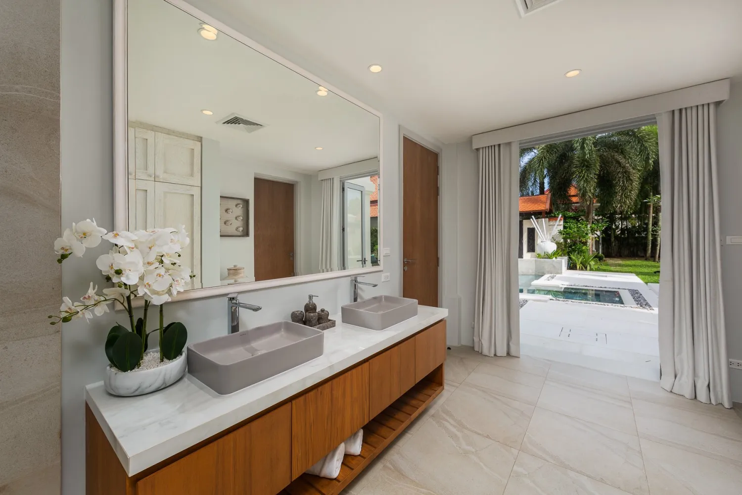 Property image - full photo 22