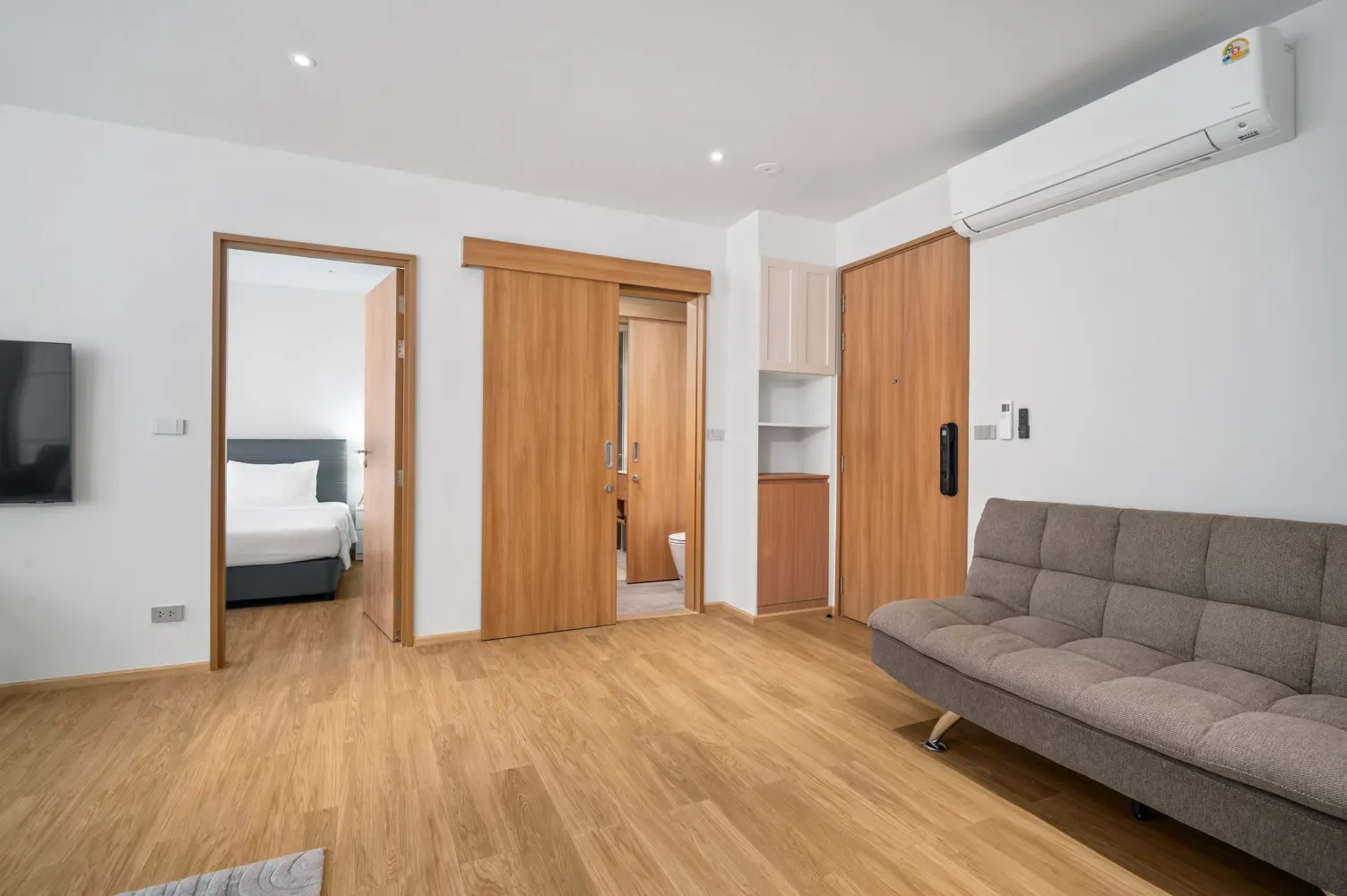 Property image - full photo 8