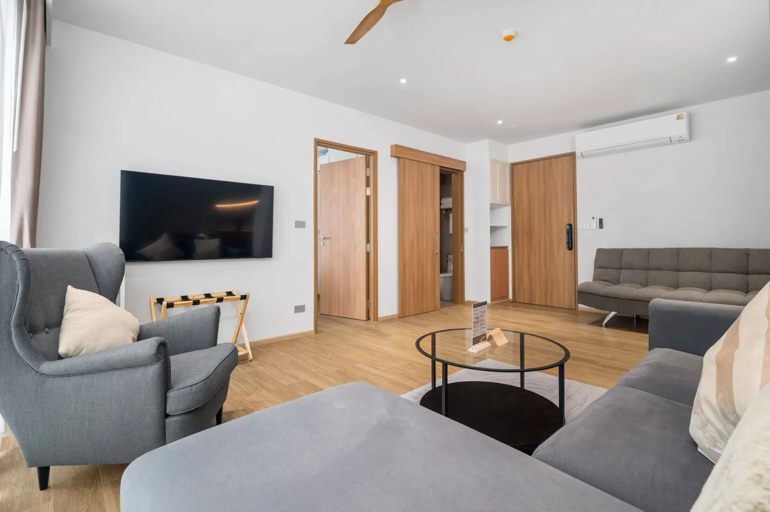 Property image - full photo 6