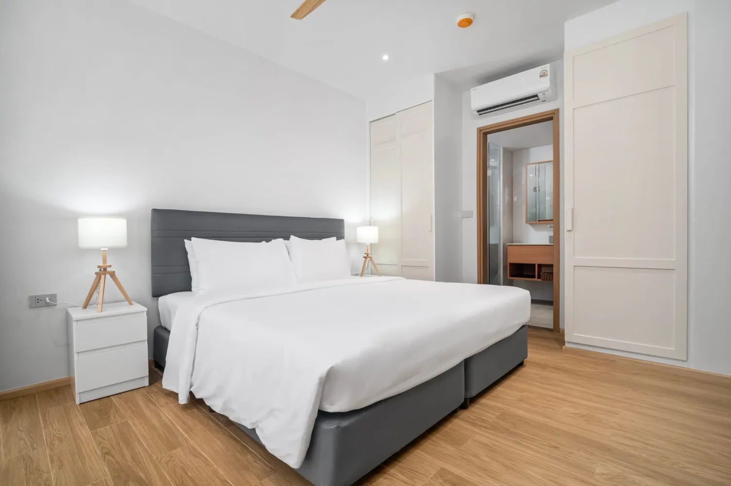 Property image - full photo 11