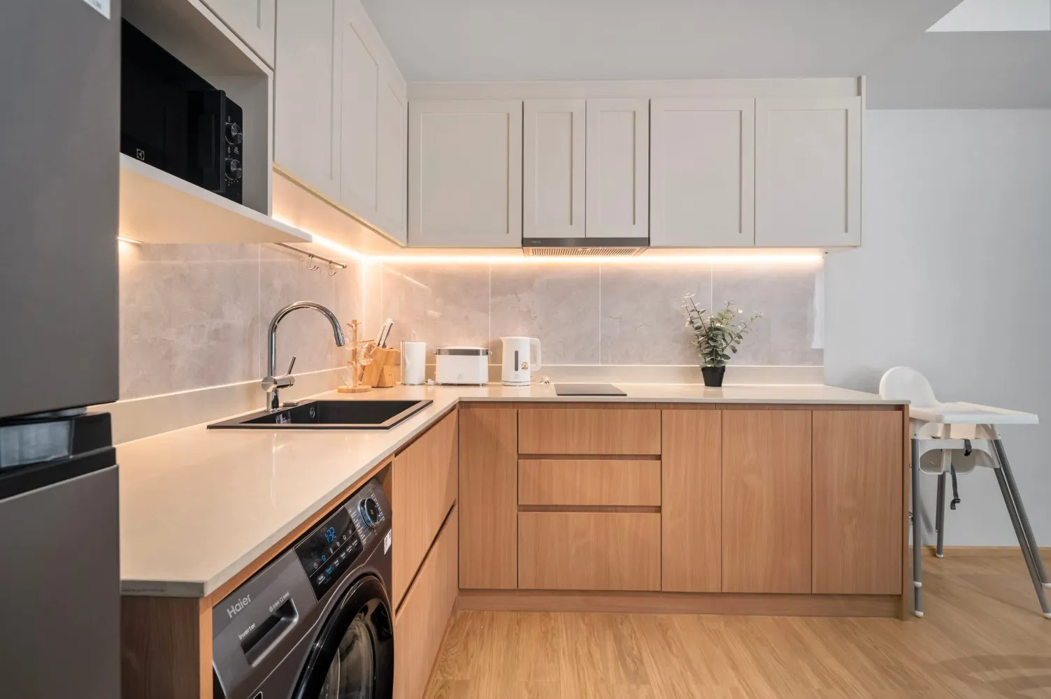 Property image - full photo 4