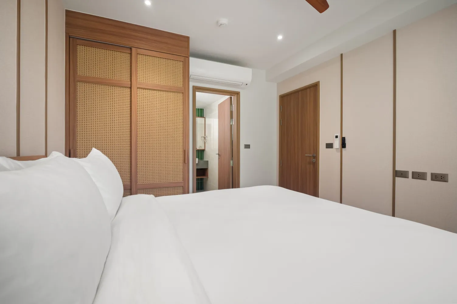 Property image - full photo 16